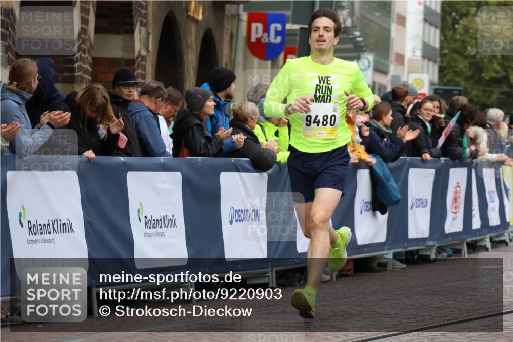 05.10.2025 - 20. swb-Marathon Bremen Strokosch-Dieckow http://msf.ph/oto/9220903 05.10.2025 10:37:06 Ziel 9480 meine-sportfotos.de