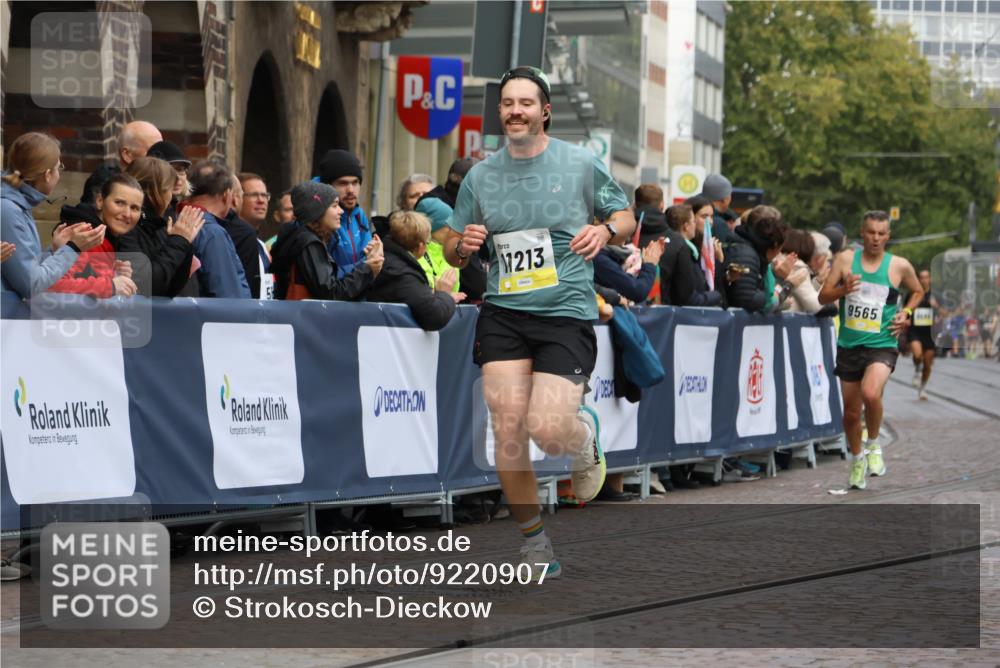 05.10.2025 - 20. swb-Marathon Bremen Strokosch-Dieckow http://msf.ph/oto/9220907 05.10.2025 10:37:16 Ziel 9565, 10704, 11213 meine-sportfotos.de