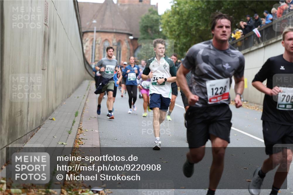 05.10.2025 - 20. swb-Marathon Bremen Michael Strokosch http://msf.ph/oto/9220908 05.10.2025 12:51:28 Laufen 6788, 5464, 3049, 347, 1228, 706 meine-sportfotos.de