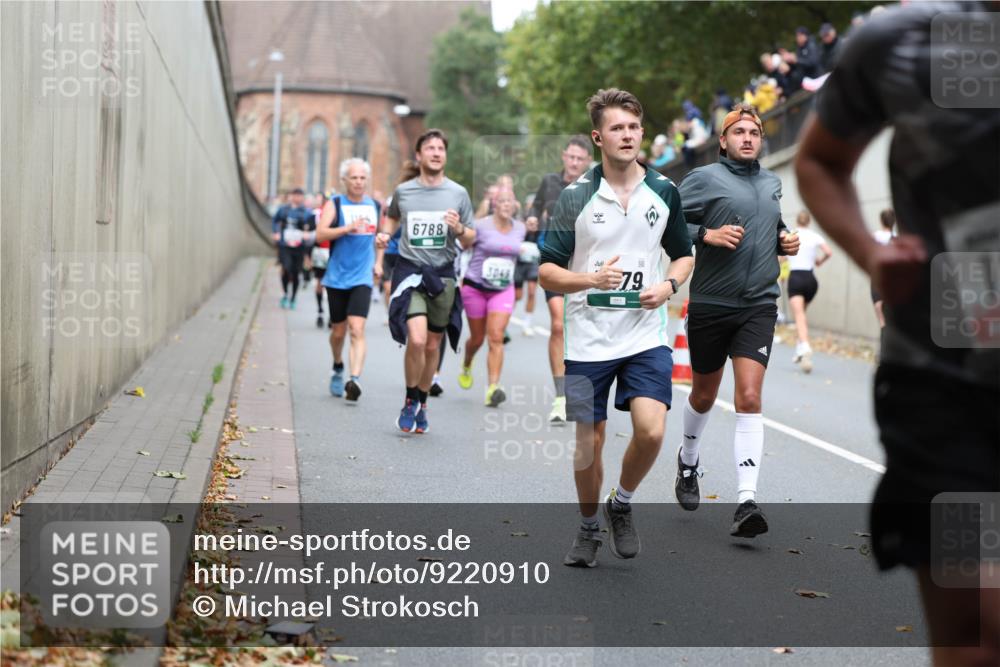 05.10.2025 - 20. swb-Marathon Bremen Michael Strokosch http://msf.ph/oto/9220910 05.10.2025 12:51:29 Laufen 6788, 79 meine-sportfotos.de