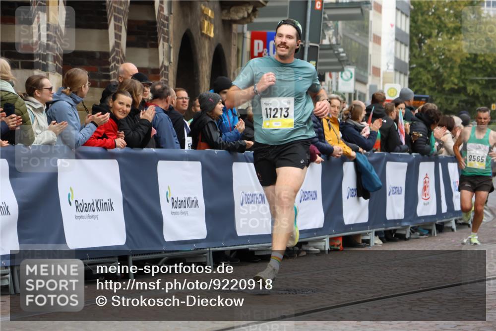 05.10.2025 - 20. swb-Marathon Bremen Strokosch-Dieckow http://msf.ph/oto/9220918 05.10.2025 10:37:16 Ziel 9565, 10704, 11213 meine-sportfotos.de
