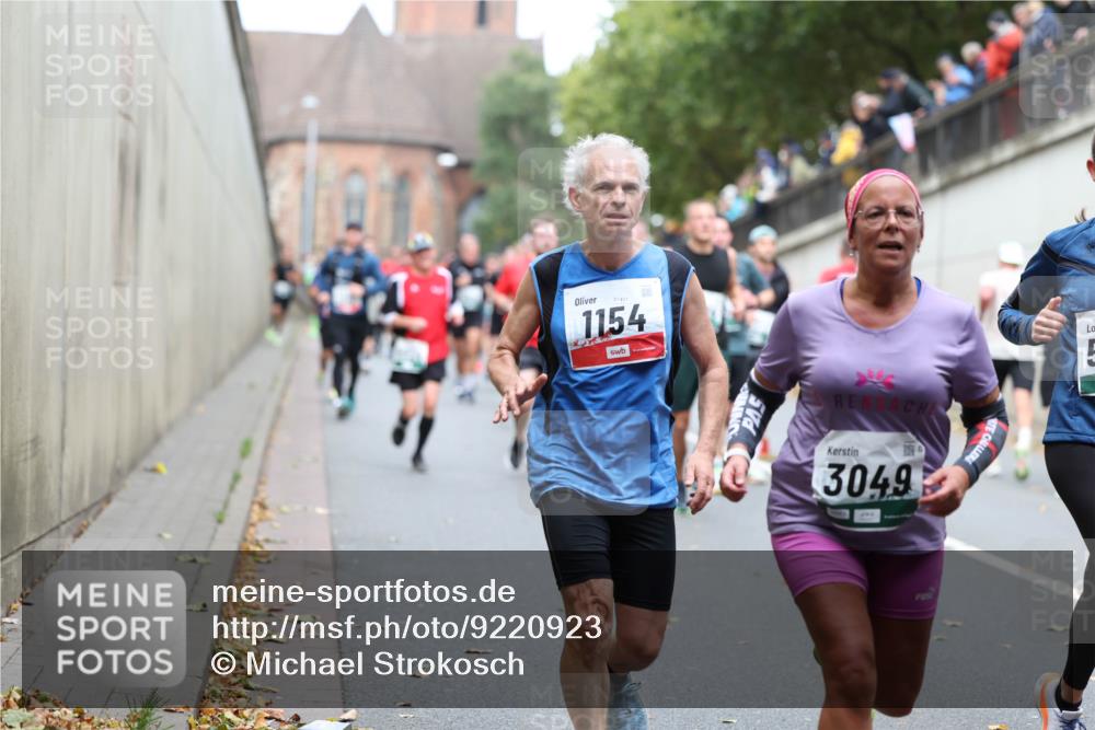 05.10.2025 - 20. swb-Marathon Bremen Michael Strokosch http://msf.ph/oto/9220923 05.10.2025 12:51:33 Laufen 01431, 1154, 3049 meine-sportfotos.de