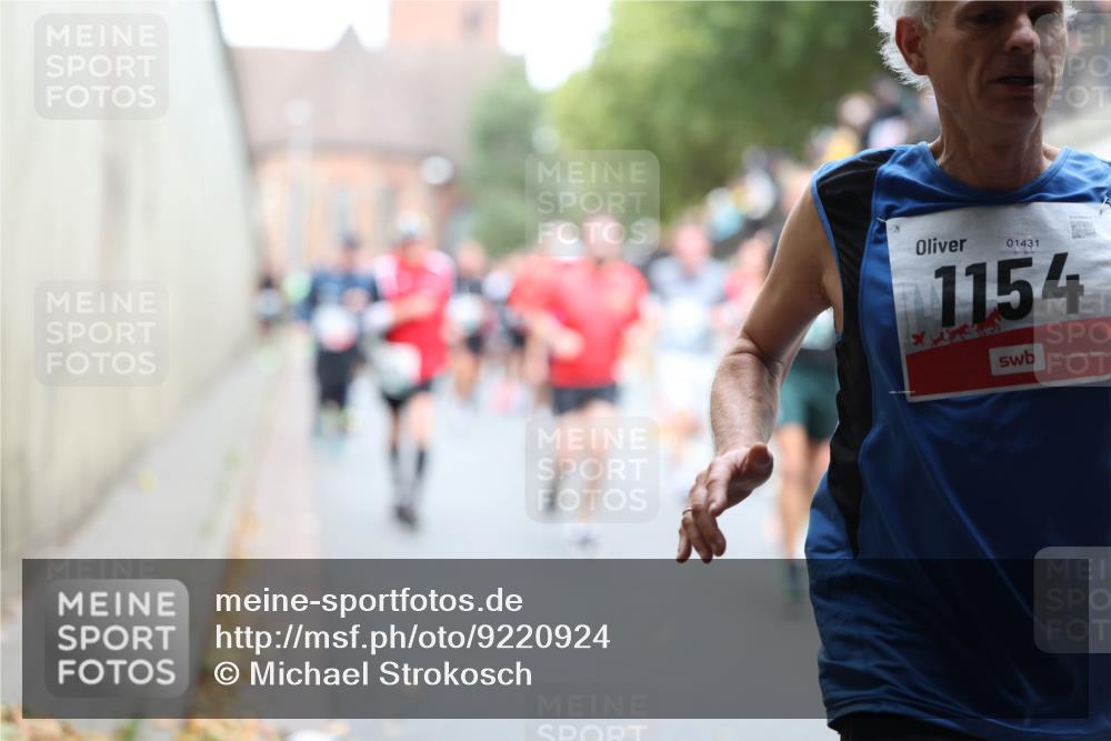 05.10.2025 - 20. swb-Marathon Bremen Michael Strokosch http://msf.ph/oto/9220924 05.10.2025 12:51:34 Laufen 01431, 1154 meine-sportfotos.de
