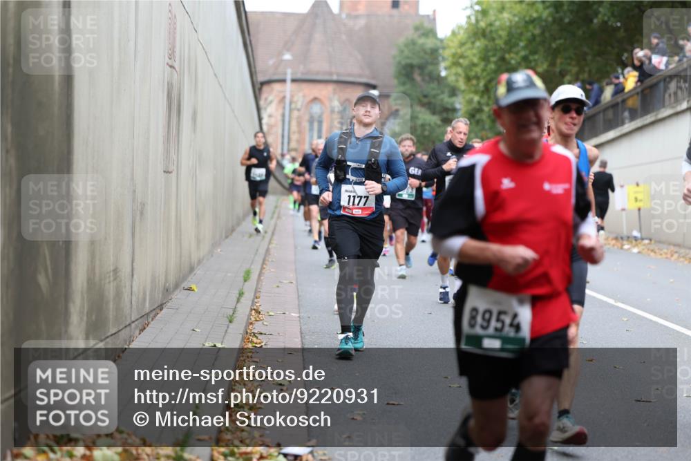 05.10.2025 - 20. swb-Marathon Bremen Michael Strokosch http://msf.ph/oto/9220931 05.10.2025 12:51:37 Laufen 1177, 8954 meine-sportfotos.de