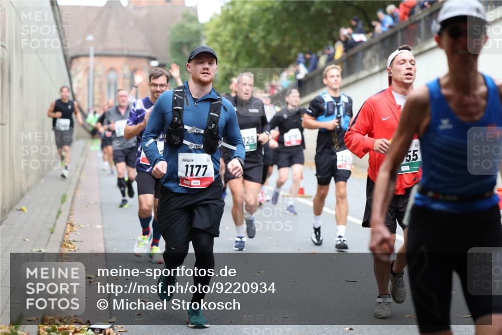 05.10.2025 - 20. swb-Marathon Bremen Michael Strokosch http://msf.ph/oto/9220934 05.10.2025 12:51:39 Laufen 1177, 025, 55 meine-sportfotos.de