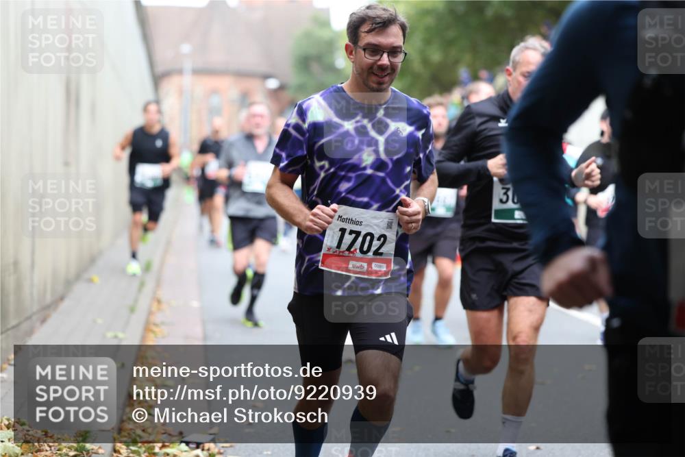 05.10.2025 - 20. swb-Marathon Bremen Michael Strokosch http://msf.ph/oto/9220939 05.10.2025 12:51:40 Laufen 1702, 00985, 30 meine-sportfotos.de