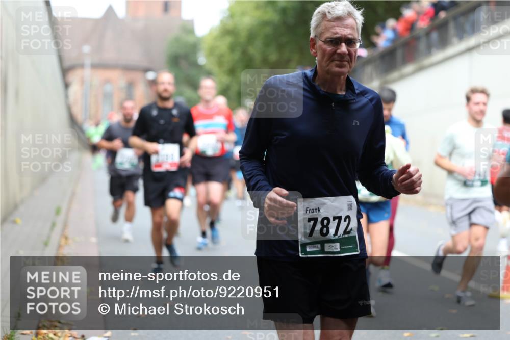 05.10.2025 - 20. swb-Marathon Bremen Michael Strokosch http://msf.ph/oto/9220951 05.10.2025 12:51:45 Laufen 7872, 05917 meine-sportfotos.de
