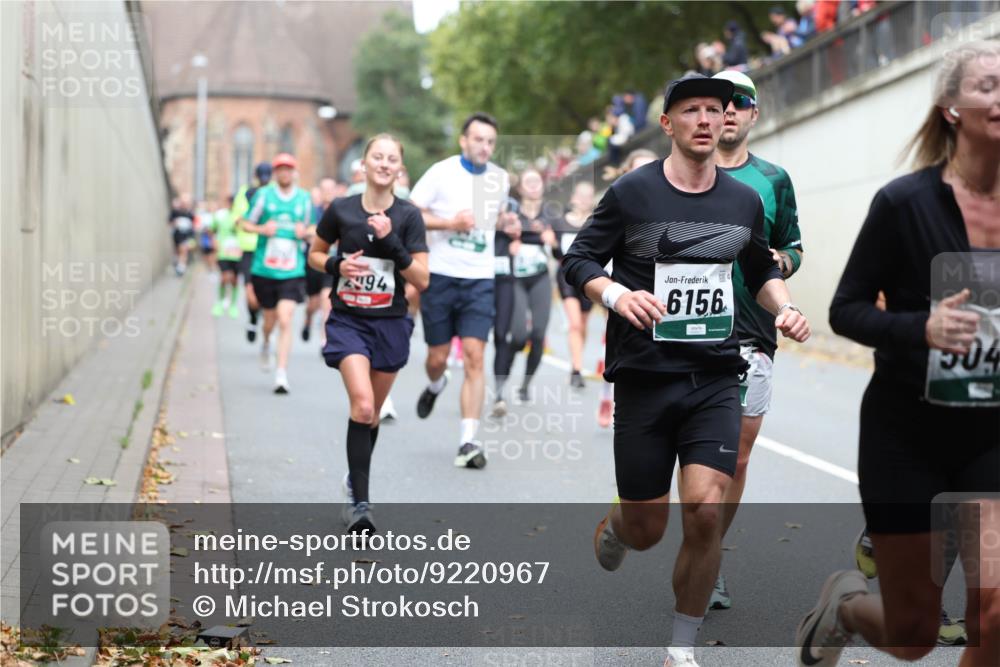 05.10.2025 - 20. swb-Marathon Bremen Michael Strokosch http://msf.ph/oto/9220967 05.10.2025 12:51:51 Laufen 94, 6156, 504 meine-sportfotos.de
