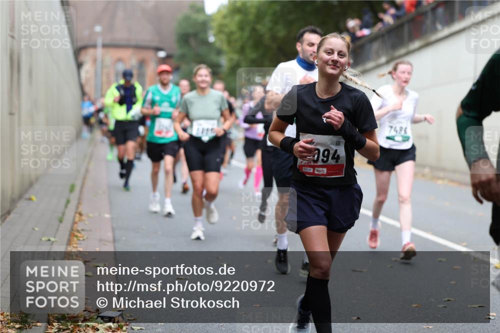 05.10.2025 - 20. swb-Marathon Bremen Michael Strokosch http://msf.ph/oto/9220972 05.10.2025 12:51:52 Laufen 094, 00118, 7486 meine-sportfotos.de