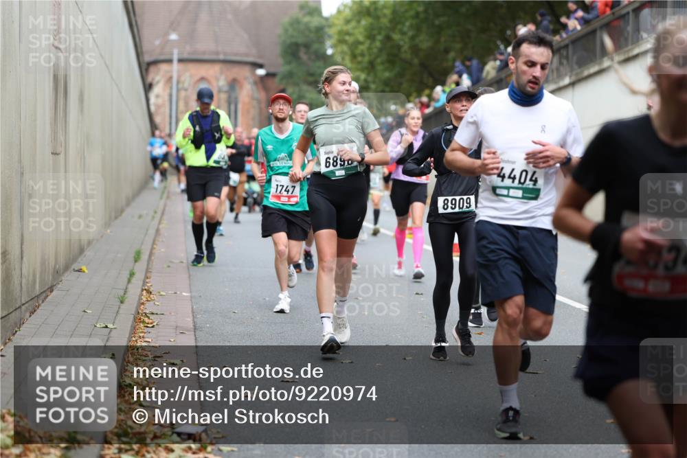 05.10.2025 - 20. swb-Marathon Bremen Michael Strokosch http://msf.ph/oto/9220974 05.10.2025 12:51:53 Laufen 1747, 6890, 8909, 4404, 13 meine-sportfotos.de