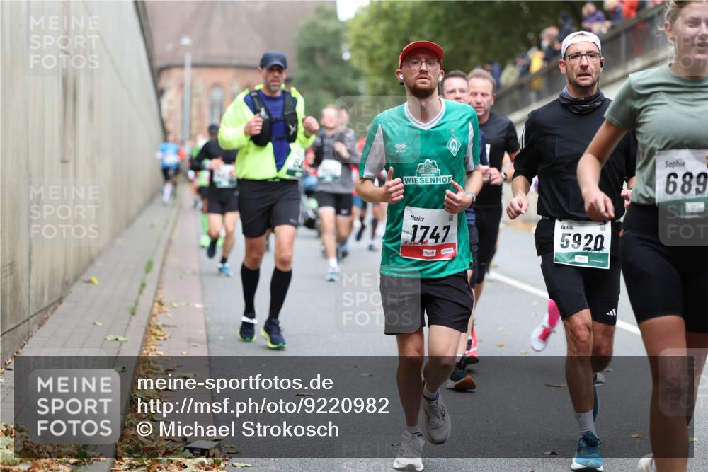 05.10.2025 - 20. swb-Marathon Bremen Michael Strokosch http://msf.ph/oto/9220982 05.10.2025 12:51:55 Laufen 1747, 5920, 689 meine-sportfotos.de