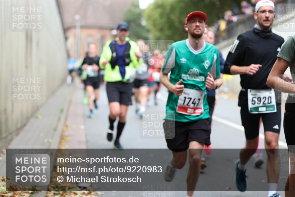 05.10.2025 - 20. swb-Marathon Bremen Michael Strokosch http://msf.ph/oto/9220983 05.10.2025 12:51:55 Laufen 1747, 5920 meine-sportfotos.de