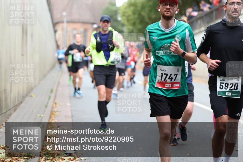 05.10.2025 - 20. swb-Marathon Bremen Michael Strokosch http://msf.ph/oto/9220985 05.10.2025 12:51:55 Laufen 1747, 5920 meine-sportfotos.de