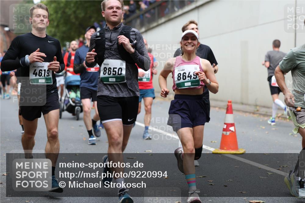 05.10.2025 - 20. swb-Marathon Bremen Michael Strokosch http://msf.ph/oto/9220994 05.10.2025 12:51:58 Laufen 04165, 46, 19, 8650, 8649 meine-sportfotos.de