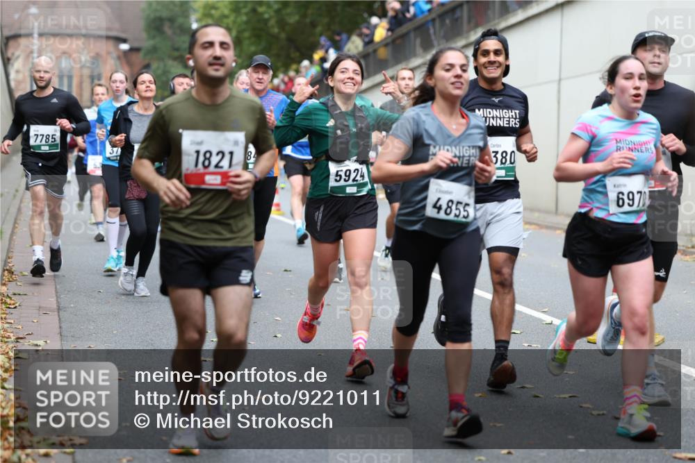 05.10.2025 - 20. swb-Marathon Bremen Michael Strokosch http://msf.ph/oto/9221011 05.10.2025 12:52:04 Laufen 7785, 37, 18218, 380, 5924, 4855, 697 meine-sportfotos.de