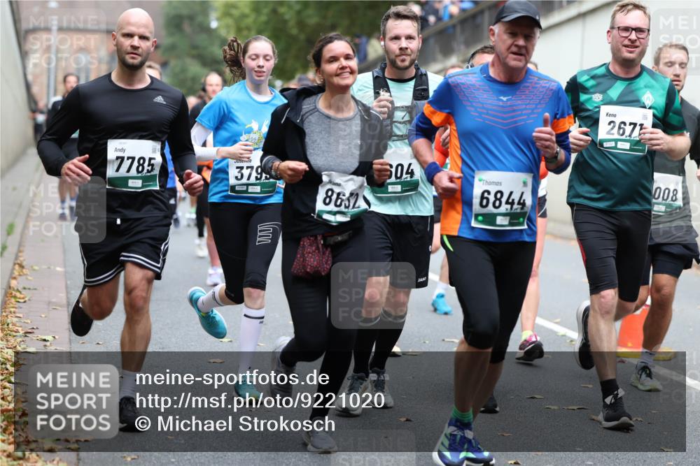 05.10.2025 - 20. swb-Marathon Bremen Michael Strokosch http://msf.ph/oto/9221020 05.10.2025 12:52:06 Laufen 7785, 3795, 8632, 604, 6844, 267, 008 meine-sportfotos.de