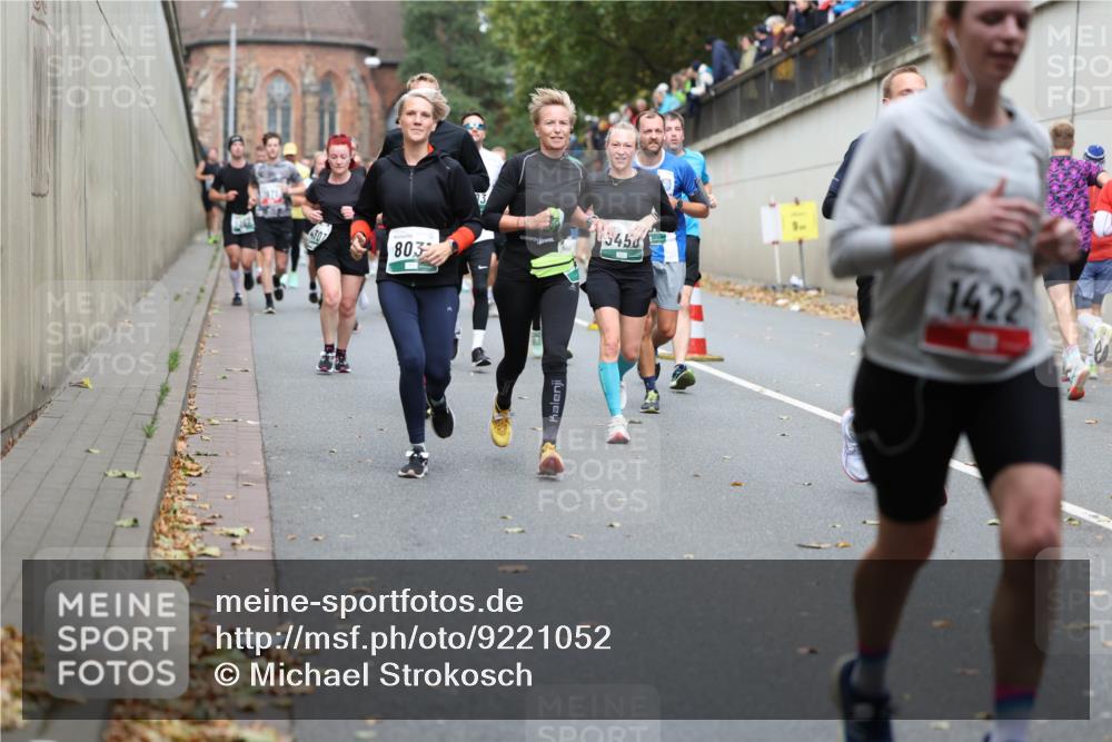 05.10.2025 - 20. swb-Marathon Bremen Michael Strokosch http://msf.ph/oto/9221052 05.10.2025 12:52:15 Laufen 803, 545, 1422 meine-sportfotos.de