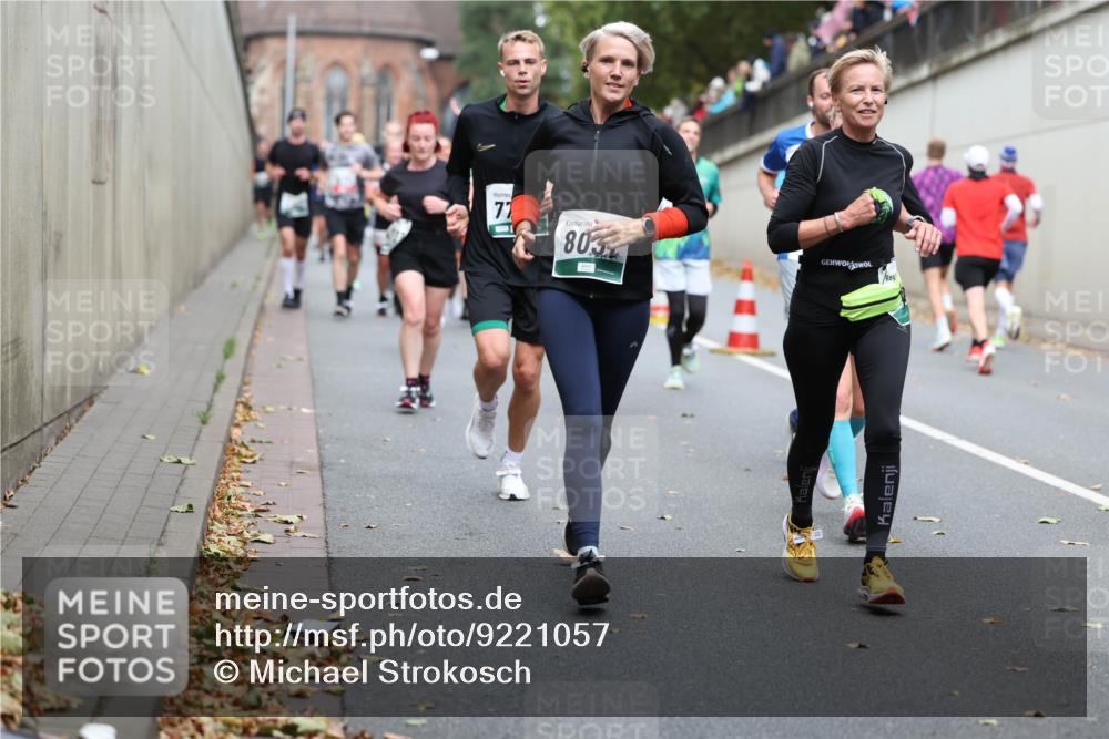 05.10.2025 - 20. swb-Marathon Bremen Michael Strokosch http://msf.ph/oto/9221057 05.10.2025 12:52:16 Laufen 803 meine-sportfotos.de