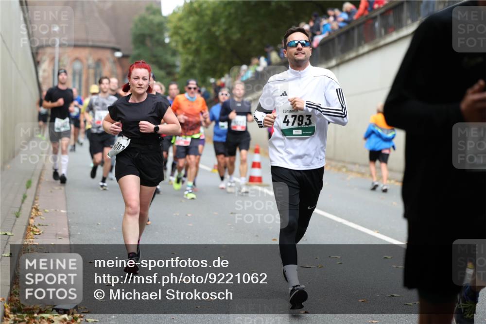 05.10.2025 - 20. swb-Marathon Bremen Michael Strokosch http://msf.ph/oto/9221062 05.10.2025 12:52:18 Laufen 307, 4793 meine-sportfotos.de