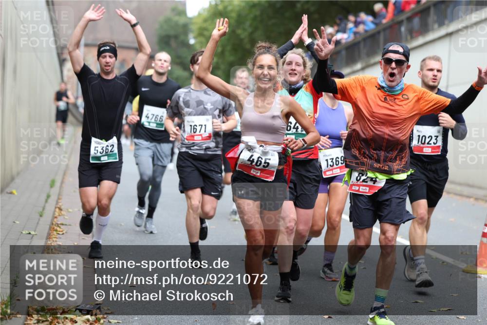 05.10.2025 - 20. swb-Marathon Bremen Michael Strokosch http://msf.ph/oto/9221072 05.10.2025 12:52:22 Laufen 5362, 4766, 1671, 465, 64, 1369, 824, 1023 meine-sportfotos.de