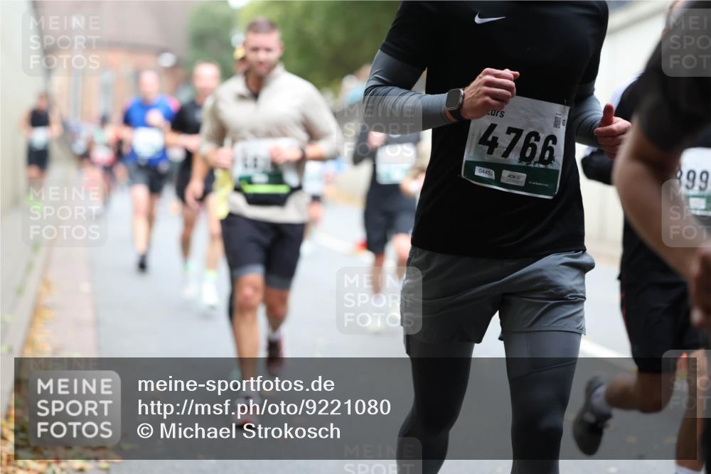 05.10.2025 - 20. swb-Marathon Bremen Michael Strokosch http://msf.ph/oto/9221080 05.10.2025 12:52:24 Laufen 4766, 04452, 899 meine-sportfotos.de