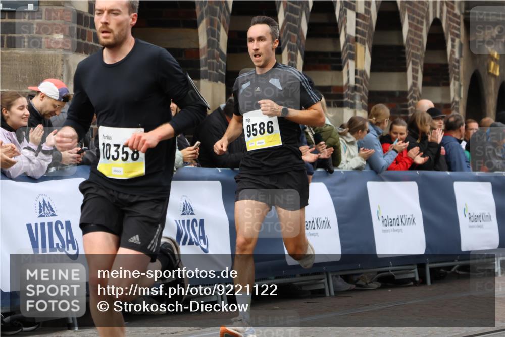 05.10.2025 - 20. swb-Marathon Bremen Strokosch-Dieckow http://msf.ph/oto/9221122 05.10.2025 10:37:31 Ziel 9586, 10358, 11021 meine-sportfotos.de