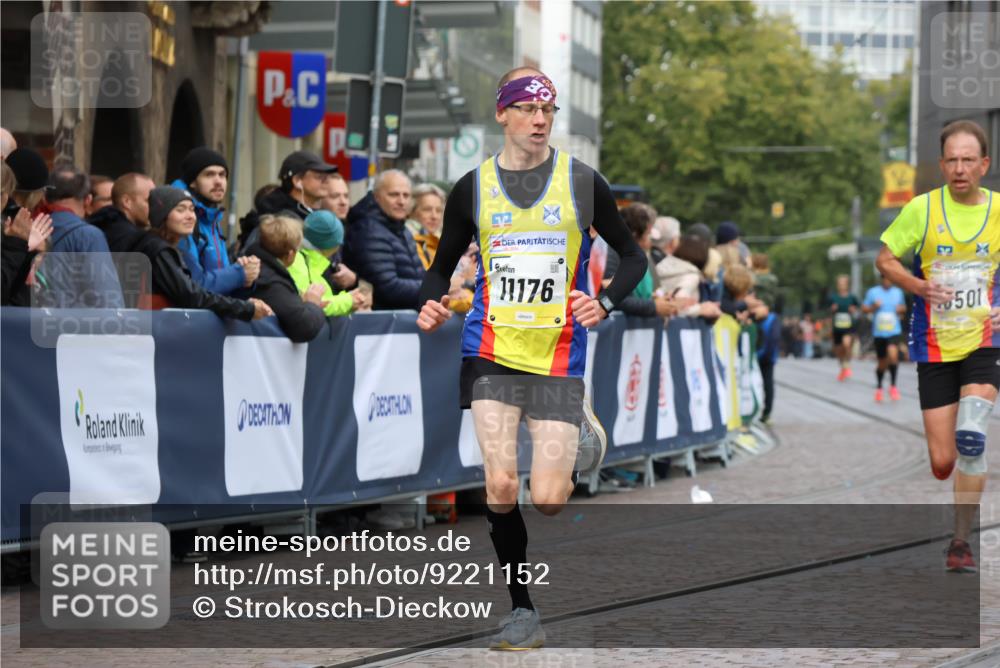 05.10.2025 - 20. swb-Marathon Bremen Strokosch-Dieckow http://msf.ph/oto/9221152 05.10.2025 10:37:43 Ziel 10347, 10501, 10775, 11176 meine-sportfotos.de