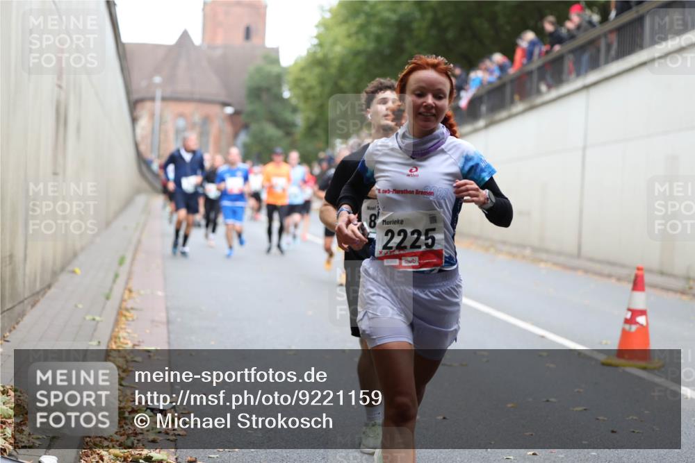 05.10.2025 - 20. swb-Marathon Bremen Michael Strokosch http://msf.ph/oto/9221159 05.10.2025 12:52:51 Laufen 23, 2225, 00995 meine-sportfotos.de