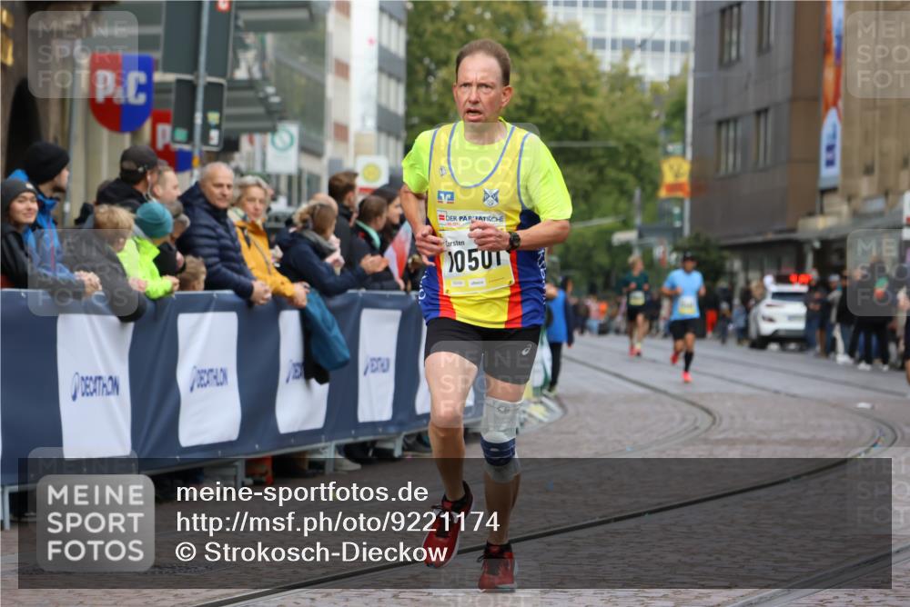 05.10.2025 - 20. swb-Marathon Bremen Strokosch-Dieckow http://msf.ph/oto/9221174 05.10.2025 10:37:45 Ziel 10347, 10501, 10775, 11176 meine-sportfotos.de