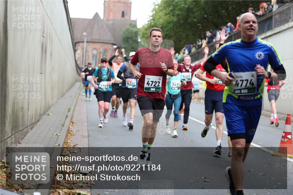 05.10.2025 - 20. swb-Marathon Bremen Michael Strokosch http://msf.ph/oto/9221184 05.10.2025 12:53:03 Laufen 5385, 6386, 4722, 2491, 4169, 4774 meine-sportfotos.de