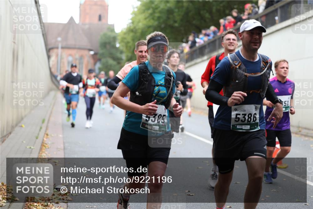05.10.2025 - 20. swb-Marathon Bremen Michael Strokosch http://msf.ph/oto/9221196 05.10.2025 12:53:06 Laufen 2024, 5385, 600, 5386, 05170, 51, 05171 meine-sportfotos.de
