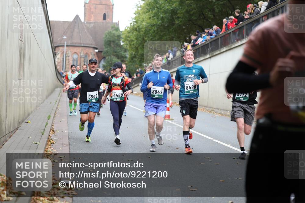05.10.2025 - 20. swb-Marathon Bremen Michael Strokosch http://msf.ph/oto/9221200 05.10.2025 12:53:07 Laufen 8480, 5549, 4458, 3947 meine-sportfotos.de