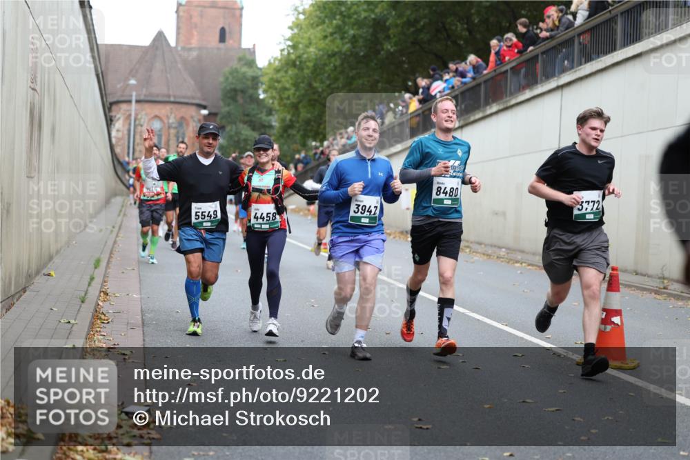 05.10.2025 - 20. swb-Marathon Bremen Michael Strokosch http://msf.ph/oto/9221202 05.10.2025 12:53:08 Laufen 5549, 3947, 4458, 8480, 3772 meine-sportfotos.de