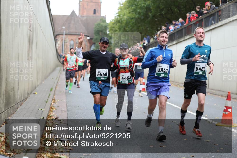 05.10.2025 - 20. swb-Marathon Bremen Michael Strokosch http://msf.ph/oto/9221205 05.10.2025 12:53:08 Laufen 5549, 4458, 3947, 8480 meine-sportfotos.de