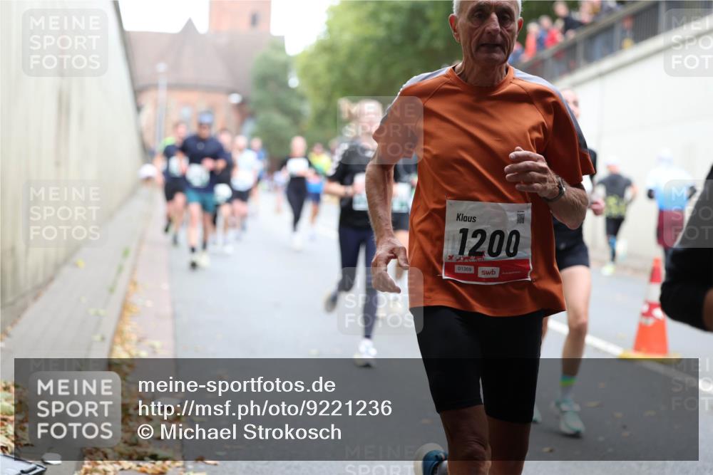 05.10.2025 - 20. swb-Marathon Bremen Michael Strokosch http://msf.ph/oto/9221236 05.10.2025 12:53:18 Laufen 1200, 4156, 01369 meine-sportfotos.de