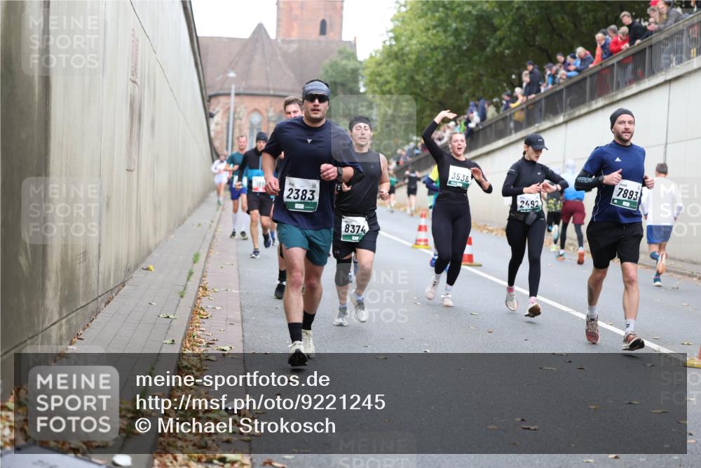 05.10.2025 - 20. swb-Marathon Bremen Michael Strokosch http://msf.ph/oto/9221245 05.10.2025 12:53:20 Laufen 186, 2383, 8374, 3536, 2492, 7893 meine-sportfotos.de