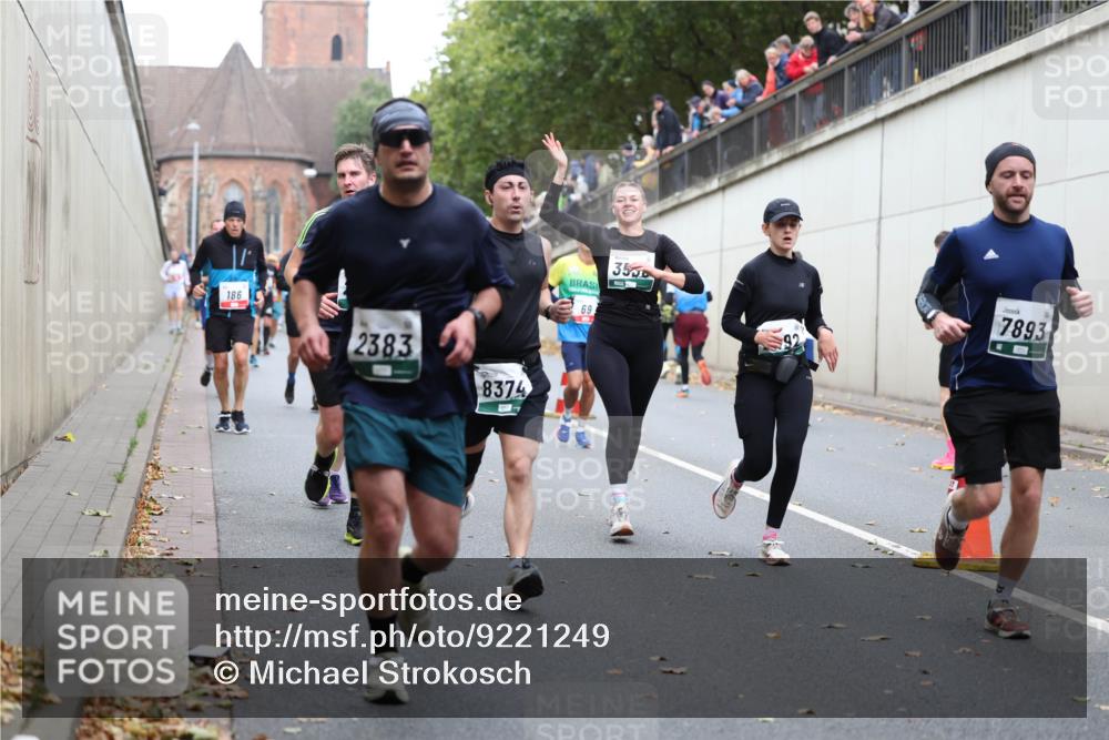 05.10.2025 - 20. swb-Marathon Bremen Michael Strokosch http://msf.ph/oto/9221249 05.10.2025 12:53:21 Laufen 186, 4, 69, 3550, 7893, 2383, 8374 meine-sportfotos.de