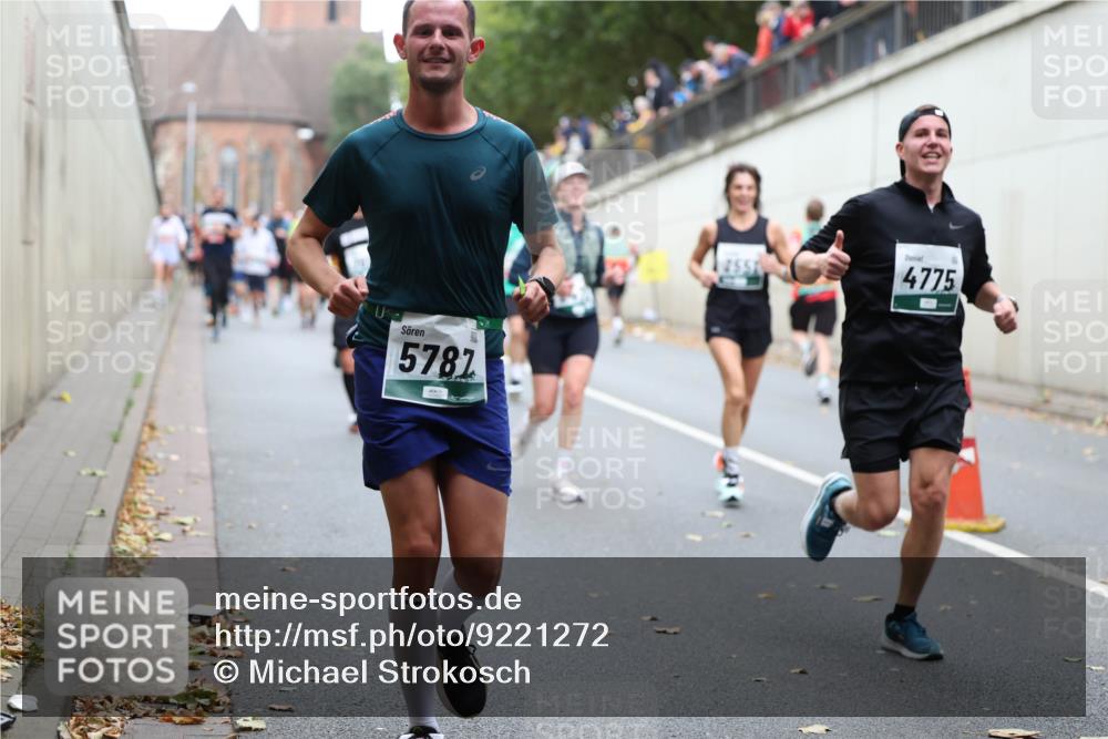 05.10.2025 - 20. swb-Marathon Bremen Michael Strokosch http://msf.ph/oto/9221272 05.10.2025 12:53:28 Laufen 5781, 4775 meine-sportfotos.de