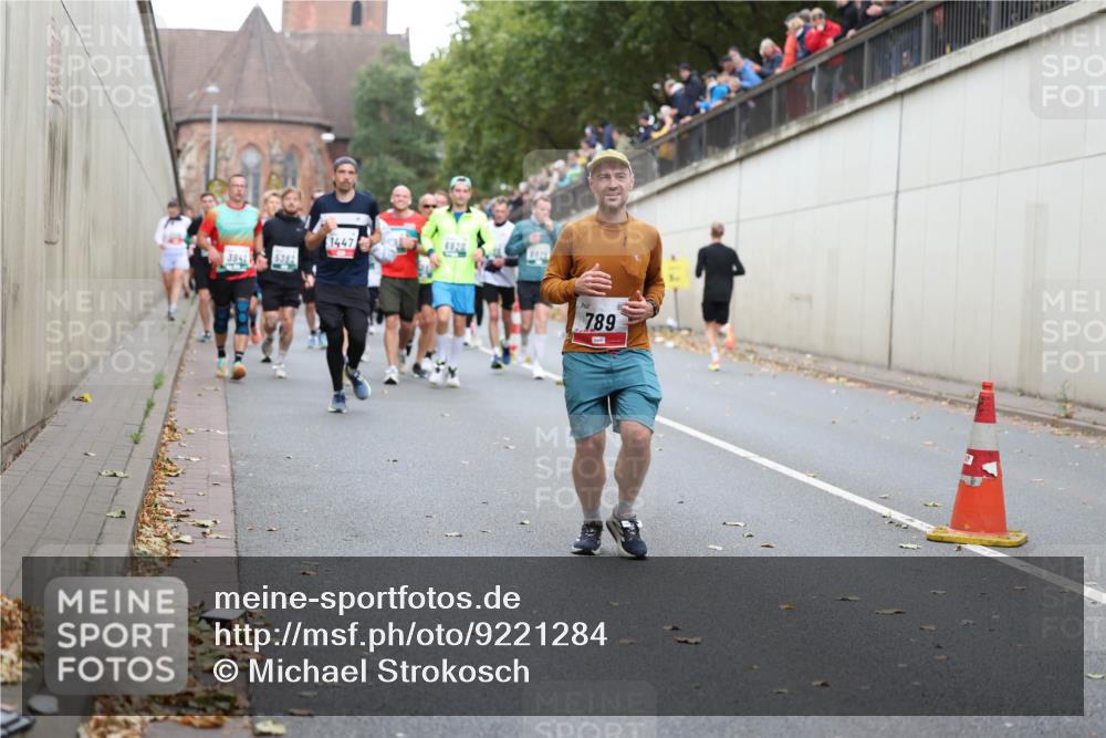 05.10.2025 - 20. swb-Marathon Bremen Michael Strokosch http://msf.ph/oto/9221284 05.10.2025 12:53:32 Laufen 3941, 6382, 1447, 6920, 7, 89 meine-sportfotos.de