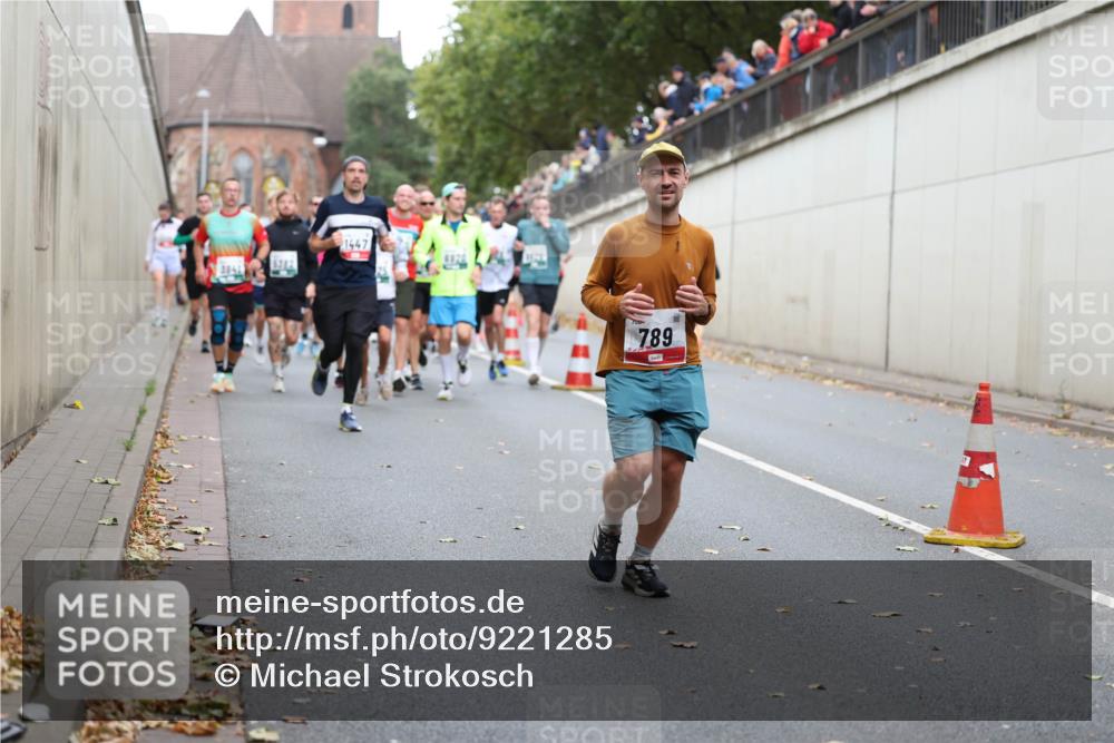 05.10.2025 - 20. swb-Marathon Bremen Michael Strokosch http://msf.ph/oto/9221285 05.10.2025 12:53:33 Laufen 5312, 3941, 1447, 789 meine-sportfotos.de