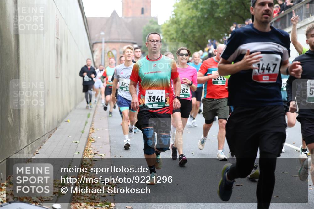05.10.2025 - 20. swb-Marathon Bremen Michael Strokosch http://msf.ph/oto/9221296 05.10.2025 12:53:37 Laufen 3610, 20, 3941, 662, 390, 1447, 92, 5 meine-sportfotos.de