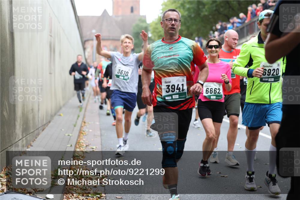 05.10.2025 - 20. swb-Marathon Bremen Michael Strokosch http://msf.ph/oto/9221299 05.10.2025 12:53:37 Laufen 20, 3610, 3941, 6662, 06324, 6920 meine-sportfotos.de