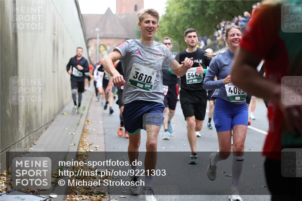 05.10.2025 - 20. swb-Marathon Bremen Michael Strokosch http://msf.ph/oto/9221303 05.10.2025 12:53:38 Laufen 3610, 544, 400 meine-sportfotos.de