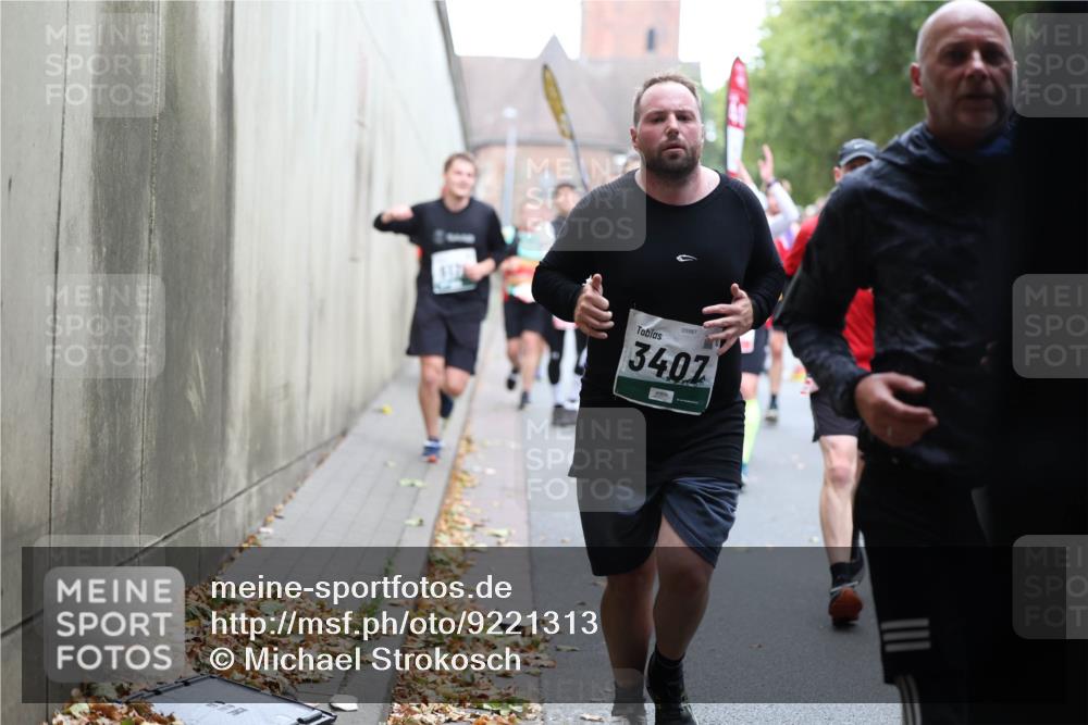 05.10.2025 - 20. swb-Marathon Bremen Michael Strokosch http://msf.ph/oto/9221313 05.10.2025 12:53:42 Laufen 05987, 3407 meine-sportfotos.de