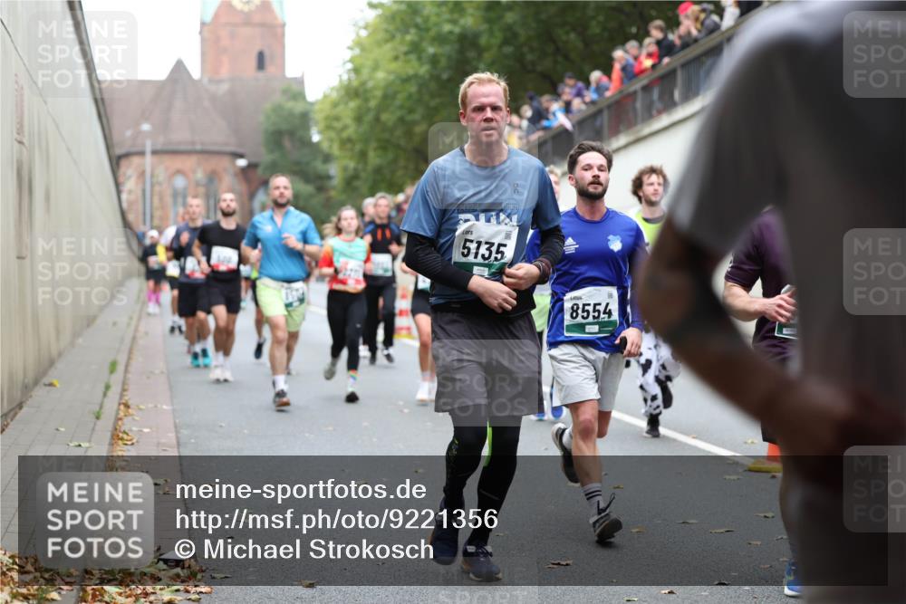 05.10.2025 - 20. swb-Marathon Bremen Michael Strokosch http://msf.ph/oto/9221356 05.10.2025 12:54:06 Laufen 2024, 5135, 8554 meine-sportfotos.de