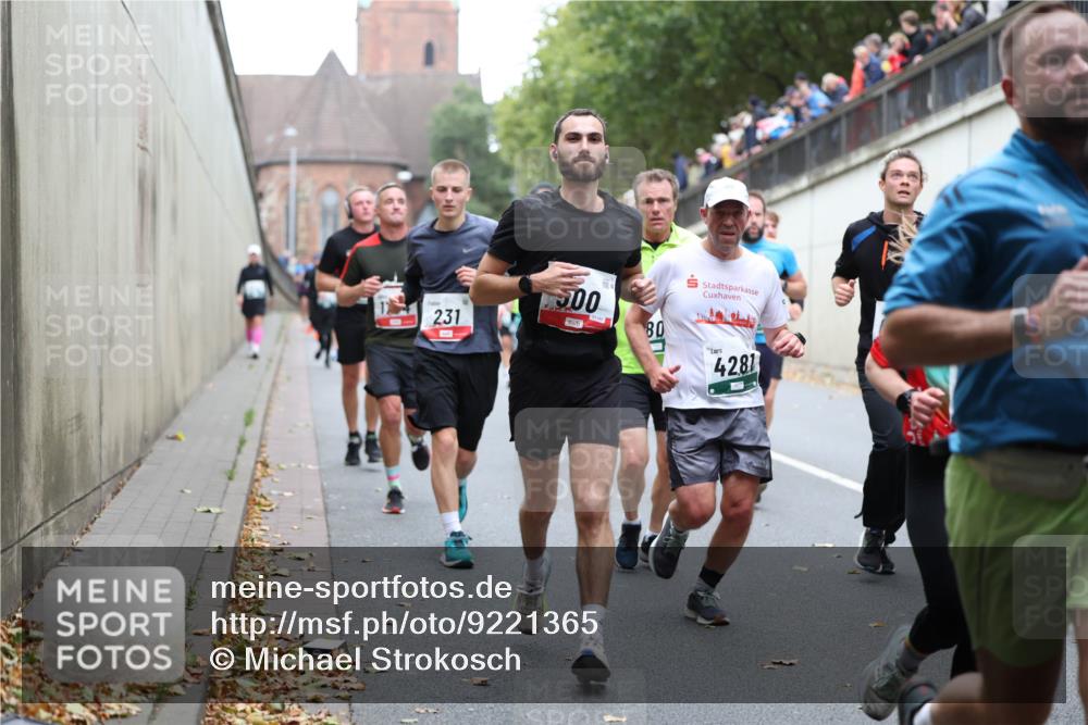 05.10.2025 - 20. swb-Marathon Bremen Michael Strokosch http://msf.ph/oto/9221365 05.10.2025 12:54:09 Laufen 231, 500, 80, 4281 meine-sportfotos.de