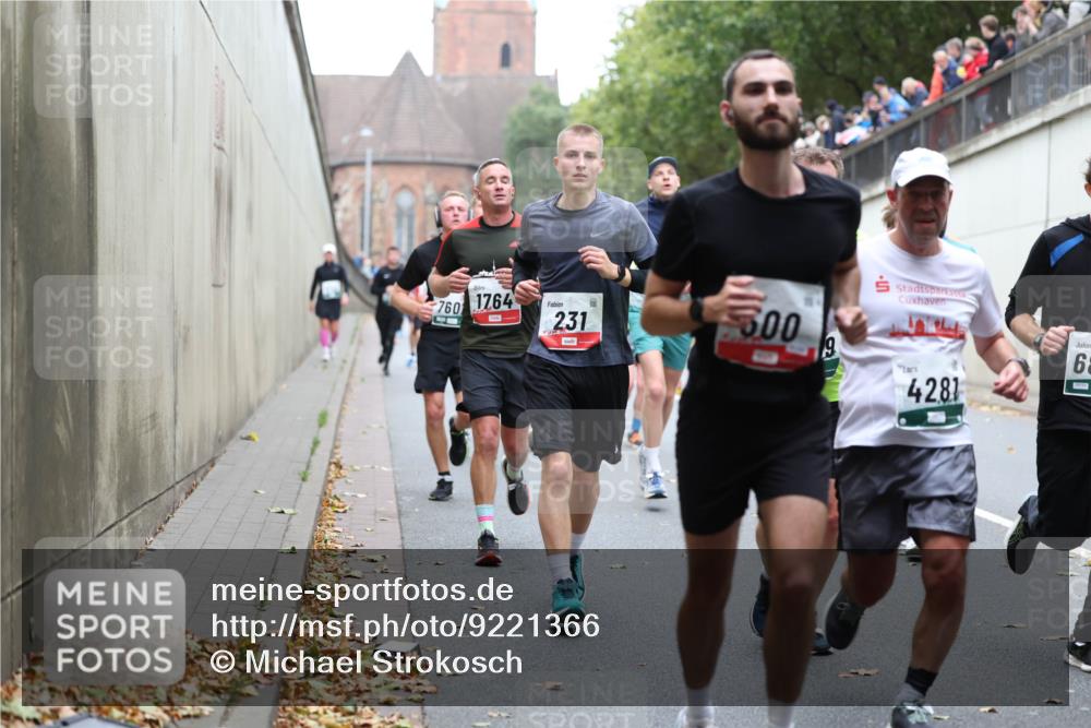 05.10.2025 - 20. swb-Marathon Bremen Michael Strokosch http://msf.ph/oto/9221366 05.10.2025 12:54:10 Laufen 760, 1764, 231, 300, 9, 4281, 68 meine-sportfotos.de