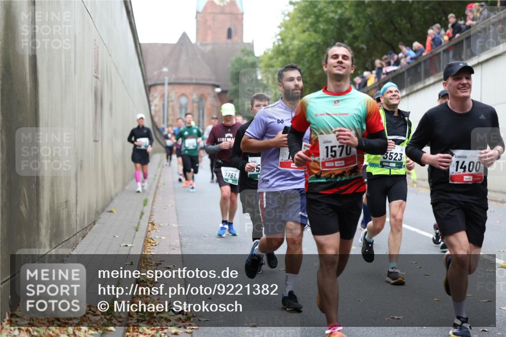 05.10.2025 - 20. swb-Marathon Bremen Michael Strokosch http://msf.ph/oto/9221382 05.10.2025 12:54:17 Laufen 7761, 1570, 3523, 1400 meine-sportfotos.de
