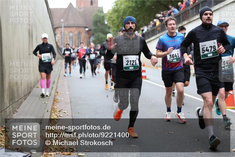 05.10.2025 - 20. swb-Marathon Bremen Michael Strokosch http://msf.ph/oto/9221400 05.10.2025 12:54:23 Laufen 5138, 2121, 10, 3641, 5479, 64 meine-sportfotos.de