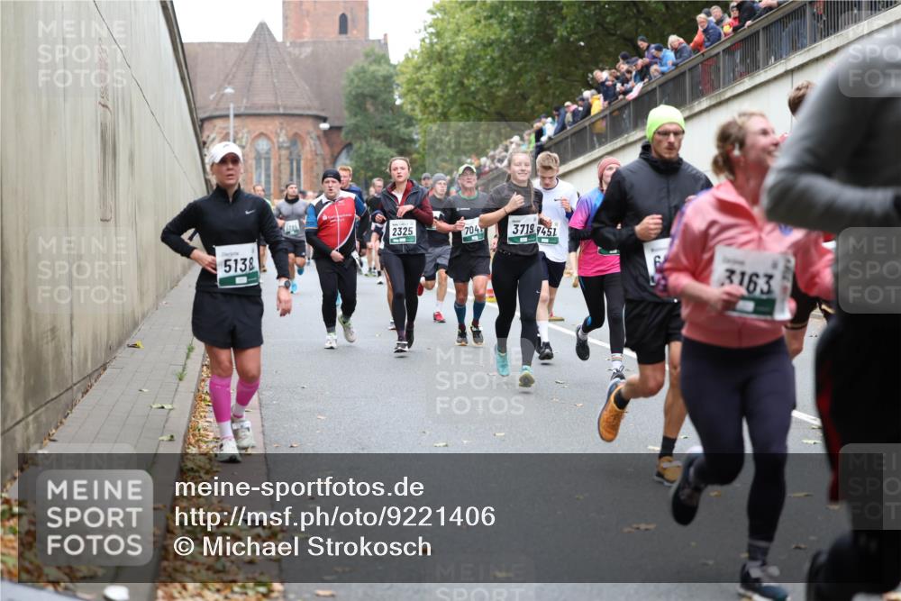 05.10.2025 - 20. swb-Marathon Bremen Michael Strokosch http://msf.ph/oto/9221406 05.10.2025 12:54:26 Laufen 5138, 2325, 704, 3719, 7451, 3163 meine-sportfotos.de